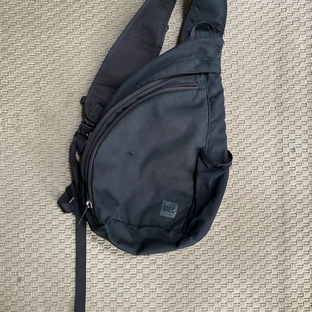 MEC Black Belt Bag Minimalist Design